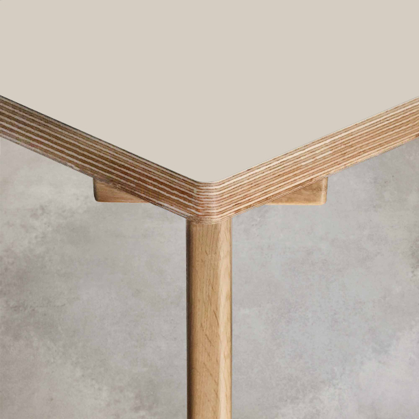 Domusnord Studio Bnk Birkekrydsfiner med Linoleum - 150 cm - 19 farver