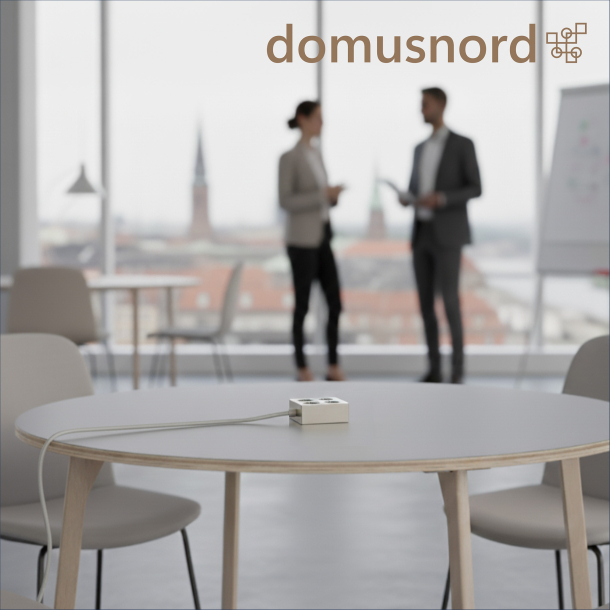 Domusnord Connector Design Power Extender  Night Black