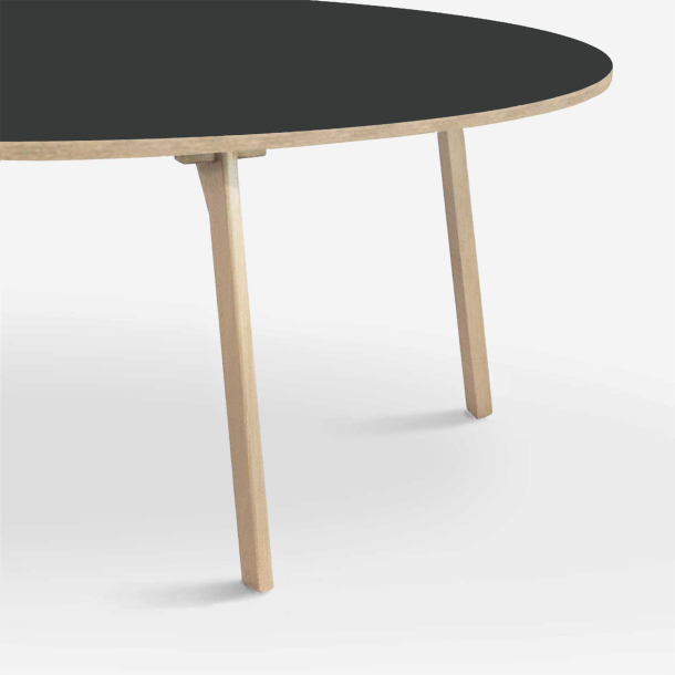 Domusnord Room Oval Dining Table 180 x 110 cm in 19 colors