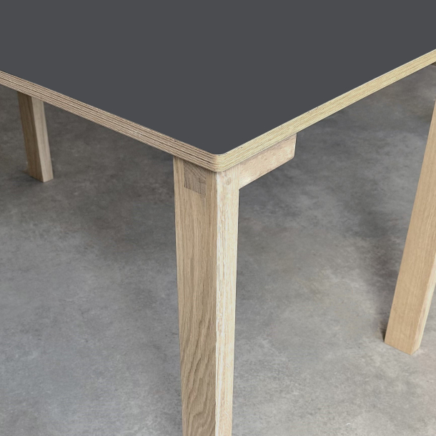 Domusnord Klassik Linoleums Skrivebord 120 x 60 cm i 19 farver