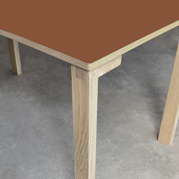 Domusnord Klassik Linoleums Skrivebord 120 x 60 cm i 19 farver