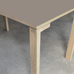 Domusnord Klassik Linoleums Skrivebord 140 x 70 cm i 19 farver