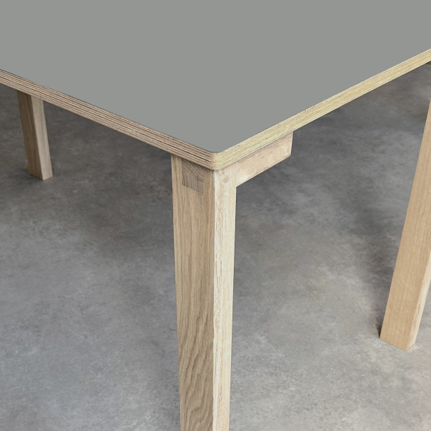 Domusnord Klassik Linoleums Skrivebord 90 x 50 cm i 19 farver