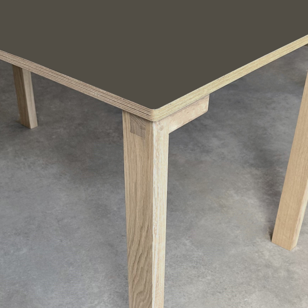 Domusnord Klassik Linoleums Skrivebord 90 x 50 cm i 19 farver