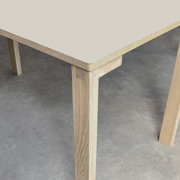 Domusnord Klassik Linoleums Skrivebord 90 x 50 cm i 19 farver