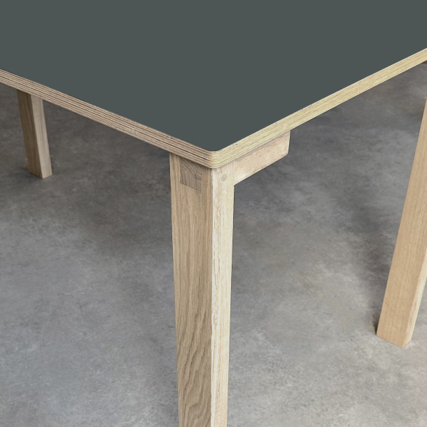 Domusnord Klassik Linoleums Skrivebord 90 x 50 cm i 19 farver