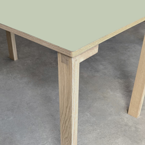 Domusnord Klassik Linoleums Skrivebord 90 x 50 cm i 19 farver