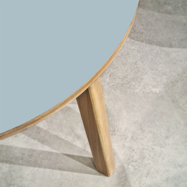 Domusnord Studio round Linoleum's Dining Table in plywood 130 cm in 19 colors