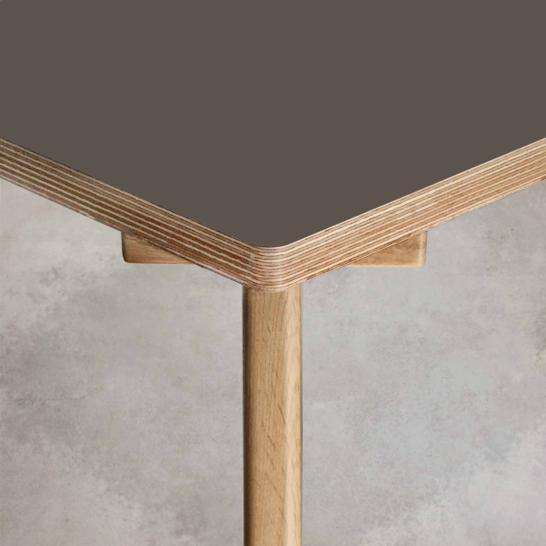 Domusnord Studio Linoleums Spisebord p Birkekrydsfiner 230 x 90 cm i 19 farver