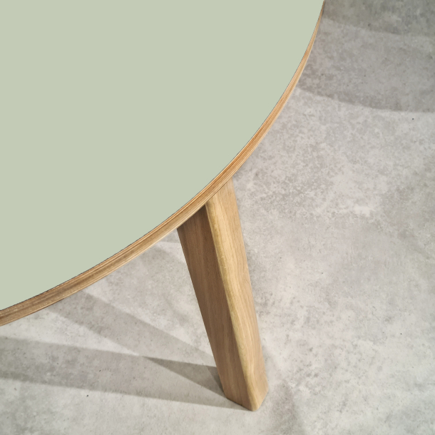Domusnord Studio round Linoleum's Dining Table in plywood 130 cm in 19 colors