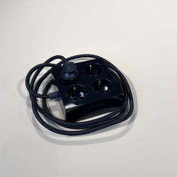 Domusnord Connector zwarte stekkerdoos verdeelstekker met platte 90 graden hoekstekker voor eenvoudige plaatsing achter meubels.