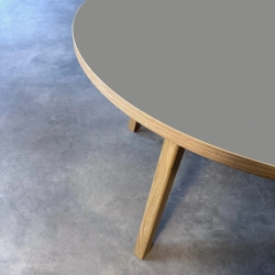 Domusnord Room rundt Linoleums Spisebord i eg �110 cm i 19 farver