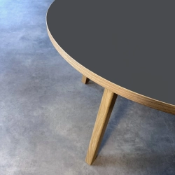 Domusnord Room rundt Linoleums Spisebord i eg �130 cm i 19 farver