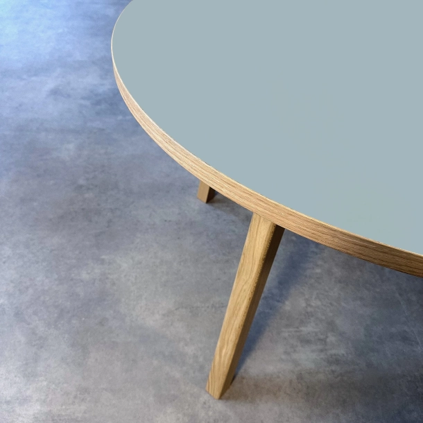 Domusnord Room rundt Linoleums Spisebord i eg �130 cm i 19 farver