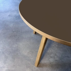 Domusnord Room rundt Linoleums Spisebord i eg �130 cm i 19 farver