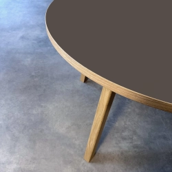 Domusnord Room rundt Linoleums Spisebord i eg �120 cm i 19 farver