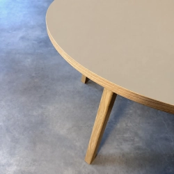 Domusnord Room round Linoleum's Dining Table in Oak �120 cm in 19 colors