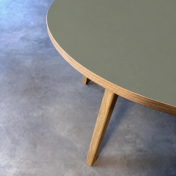 Domusnord Room round Linoleum's Dining Table in Oak �120 cm in 19 colors