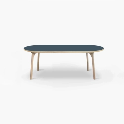 Domusnord Room ovale eettafel van eikenhout met linoleum 180 x 110 cm - Smokey Blue / Blauw