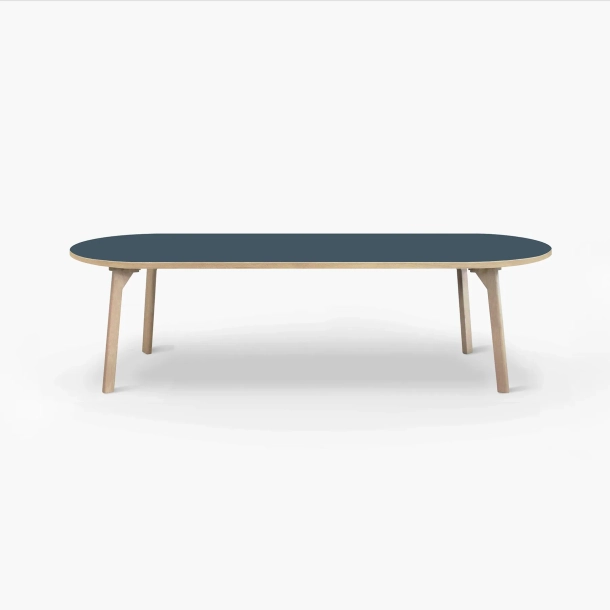 Domusnord Room ovale eettafel van eikenhout met linoleum 240 x 110 cm - Smokey Blue / Blauw