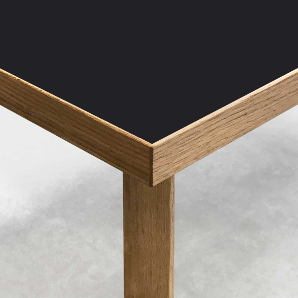 Domusnord Room Linoleum skrivebord og mdebord i Eg 120 x 60 cm i 19 farver