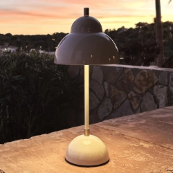 Bubble Free tr�dl�s udend�rslampe og havelampe &ndash; nyd sommeraftenen med op til 10 timers batteritid p� terrassen eller altanen.