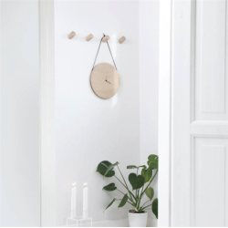 Mux Clock - dansk design vgur i egetr - lys